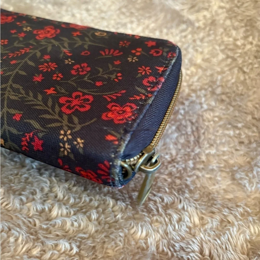 Travelon Women's Floral Wallet - Black and Red